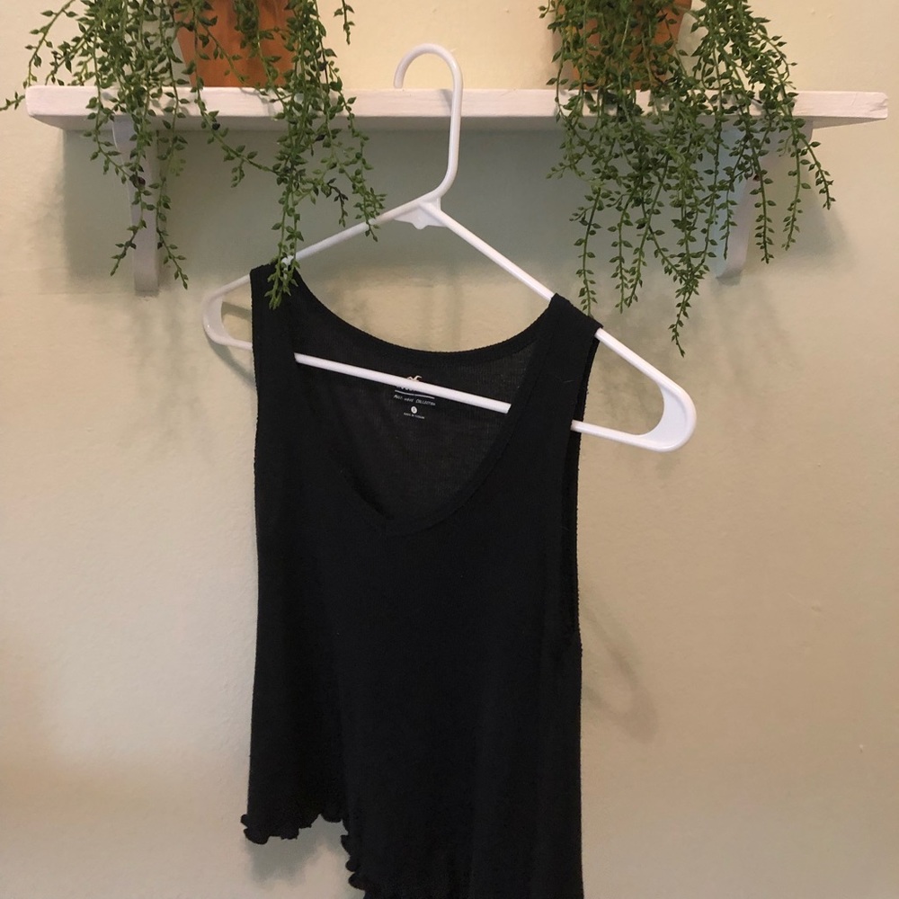 Black scallop bottom tank top